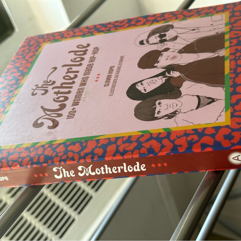 BOOK SALE - Picture 5 of 7